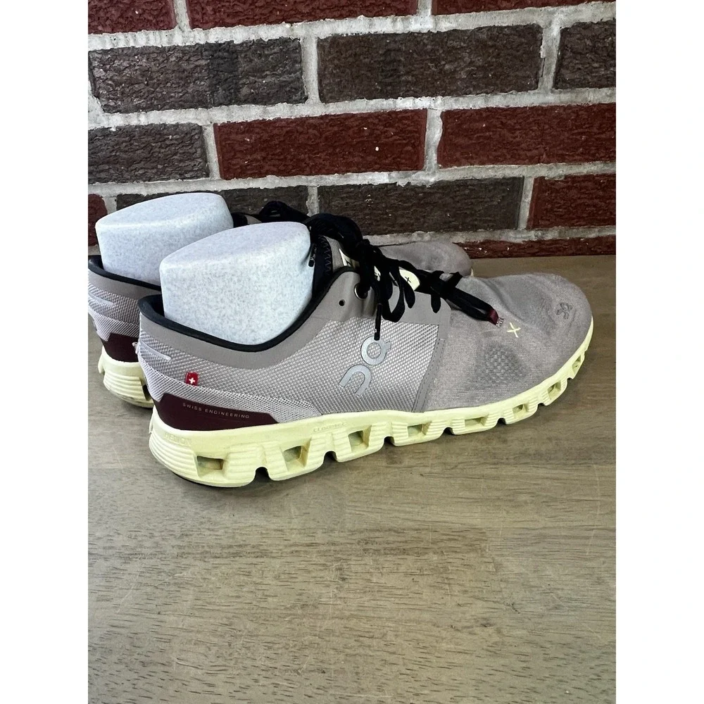 On Cloud OC X 3 Running Shoes Fog/Hay Colorway Sneakers Men's Size 11.5